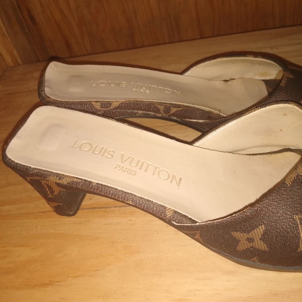 Sandals - Picture 3 of 4